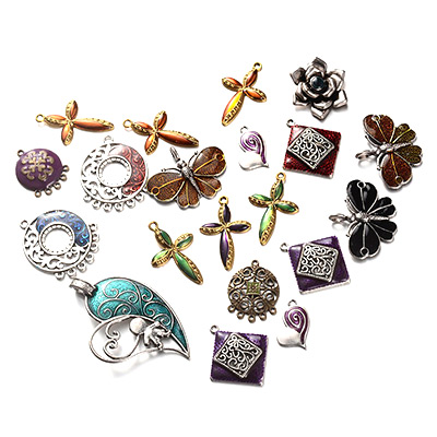 Wisiorki i Zawieszki z Emalią