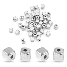 Koraliki Dystansowe, Styl Tybetański, Stop Biżuterii, Kostka, Kolor: Srebrny, 4x4x4mm, otwor 1.5mm, 50szt (2WB27740)