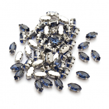 Dżety do Przyszycia, Szkło, Baza Mosiądz, Końskie Oko, Berliński Błękit, 8x4x3.5mm, Otwór 0.8-1mm, 50szt (13WB29860)