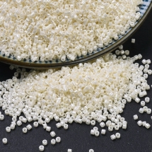 Бісер Японський MIYUKI Delica DB0203 11/0, Cream Ceylon, близько 2000шт/10г, (13WB33283)