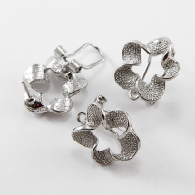 Podstawy Kolczyków z Pętelką Stop metali 20x18x10mm Otwór 2mm Kołek 0.8mm Kolor: Platynowy 2szt (3WB5886)