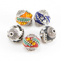 Koraliki Indonezyjskie Polimerowa Glina i Kryształ Górski Ręcznie Robione 15mm Kolor: Mix Kolorów 2szt (13WB12803)