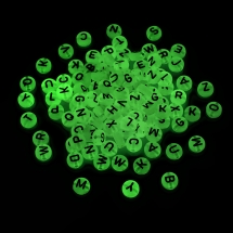 Koraliki Akryl, Emaliowany, Neonowy, Świecące, Płaskie Okrągłe, Litery, 7x4mm, około 170szt/25g (13WB24898)