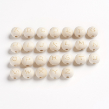 Koraliki Drewniane Literki 13,5-14x12,3mm Kolor: Beżowy 26szt/Zestaw (13WB25026)