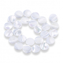 Koraliki Muszle Morskie Płaskie Okrągłe Kolor: Kremowo-Biały 15x3mm Otwór 1mm 25szt/38cm/nić (13WB27798)