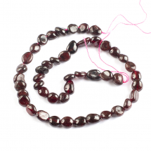 Koraliki Naturalny Kamień Granat, Bryłki, 5~10x6~7x3~7mm, Otwór 1mm, około 38cm/sznur (13WB15707)