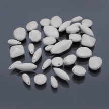 Намистини Акрилові Білі, Змішані Форми, 8-20мм, Отвір від 1.5 до 3мм, близько 64шт/50г, (2WB12724)